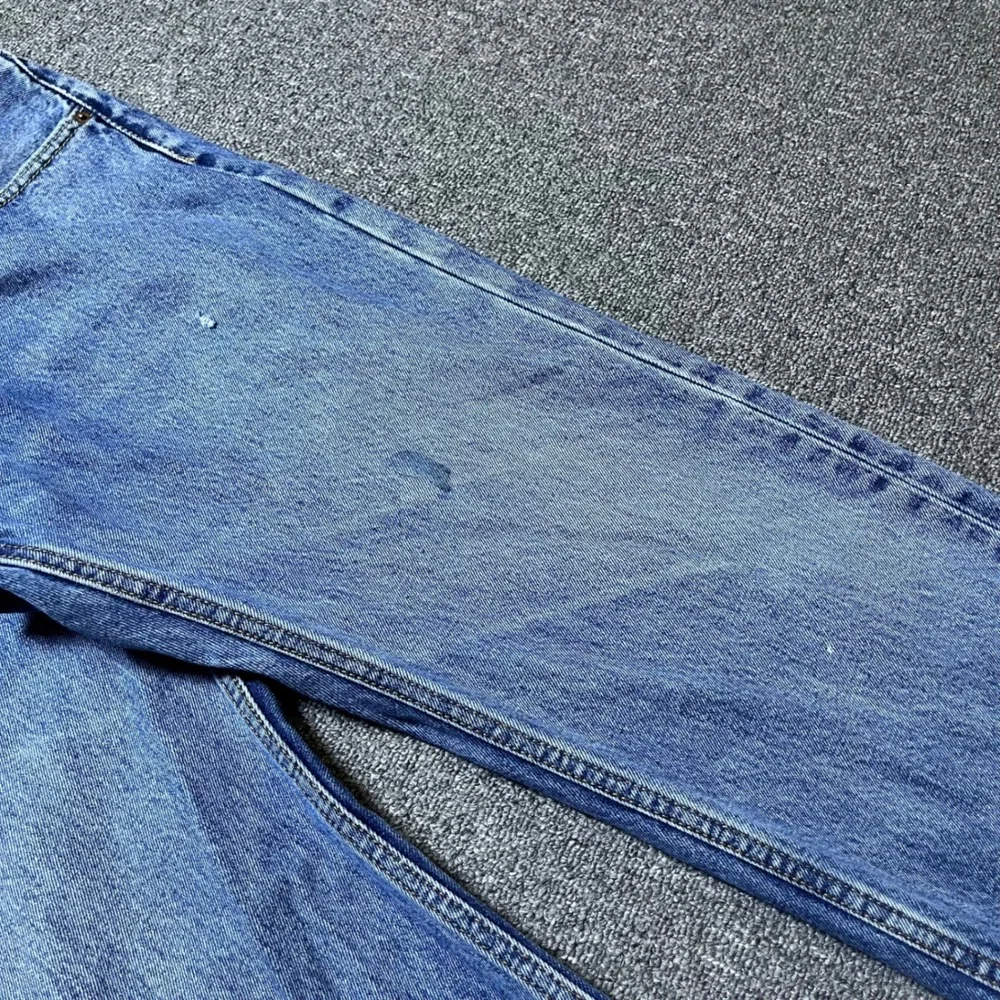Levi's 505 Straight Leg Jeans 36x32 Blue Denim Distressed Classic Skater